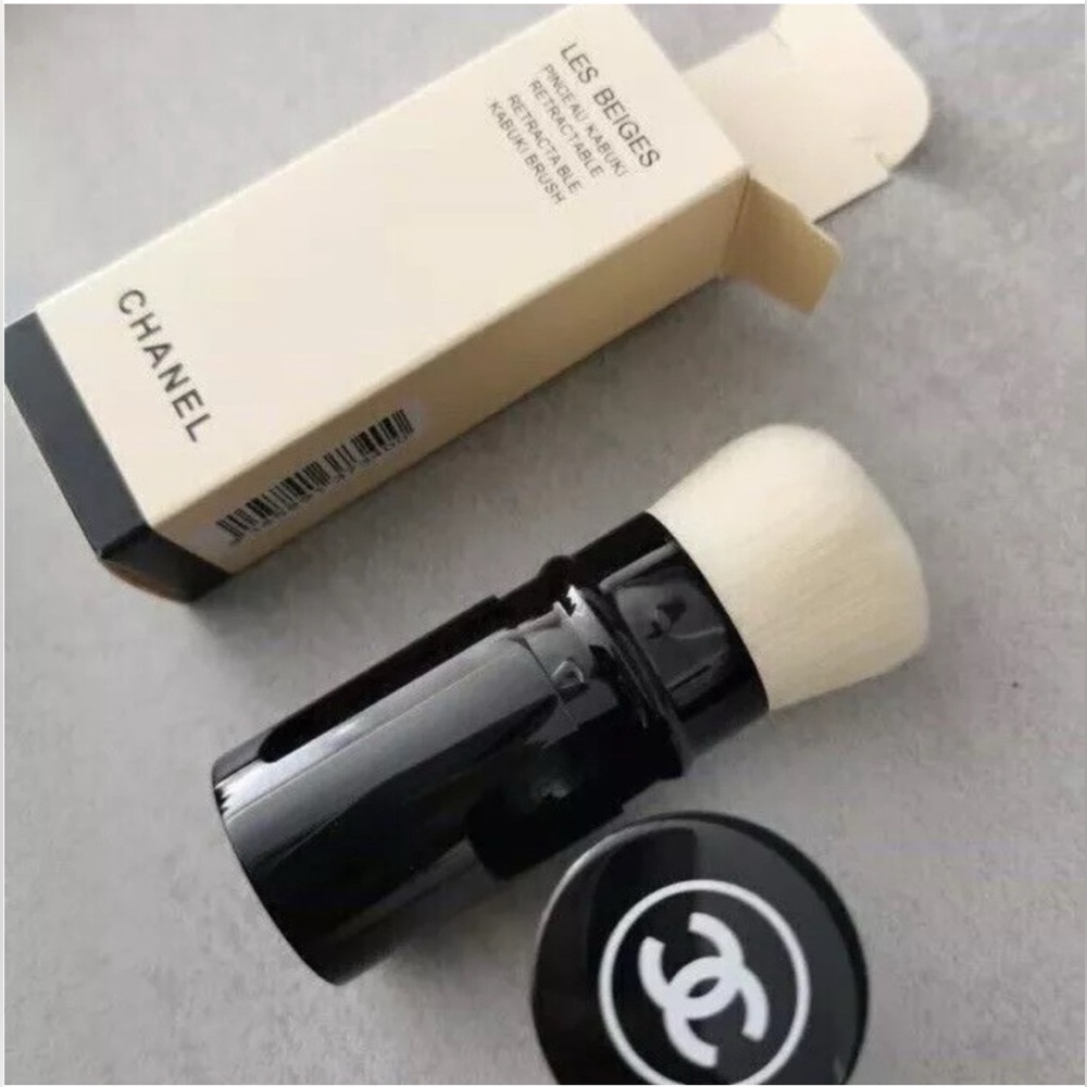 Chanel Les Beiges Kabuki Brush Makeup Brush - Black and Cream